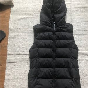 Black sleeveless puffer jacket